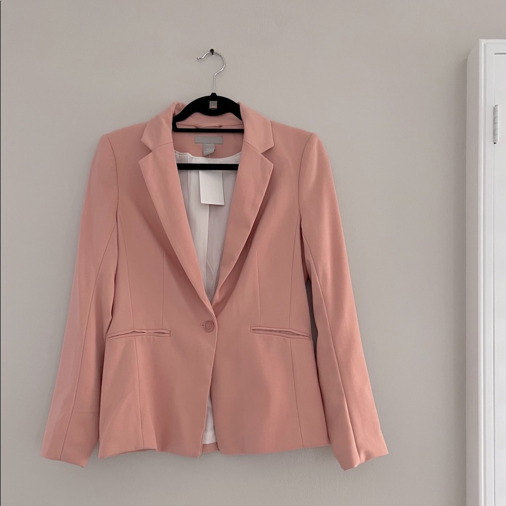 H&M peachy pink blazer chic spring style